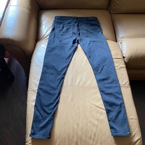 Black mid-rise Express skinny jeans